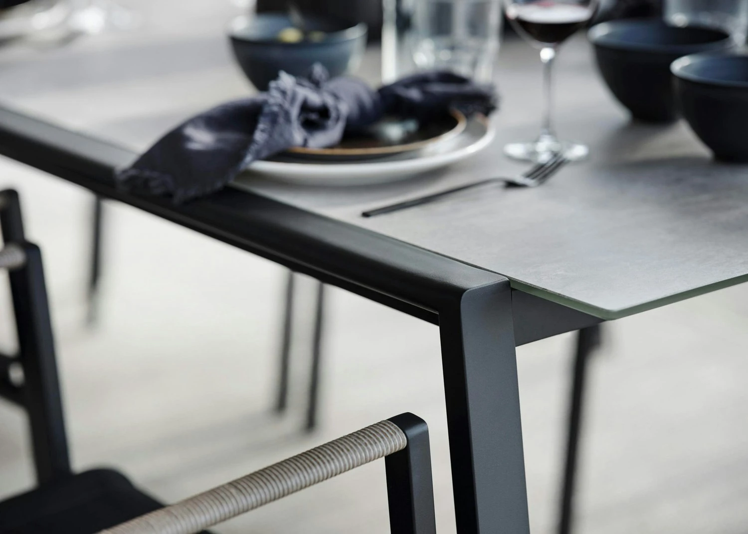 Brafab Lyra Tischgarnitur 6 Sitzplätze, Schwarz/Grau 2 Brafab Lyra Tischgarnitur 6 Sitzplätze, Schwarz/Grau – Bild 2