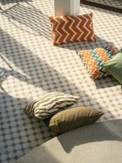 Ikat Sema Outdoor-Kissen 40x60 Cm, Apricot Orange -Gartenmöbel Geschäft chhatwal jonsson ikat sema outd cushion 40x60 cm apricot or off wt 2