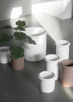 DBKD Kruset Topf Matte White, Small -Gartenmöbel Geschäft dbkd kruset blumentopf matte white 1