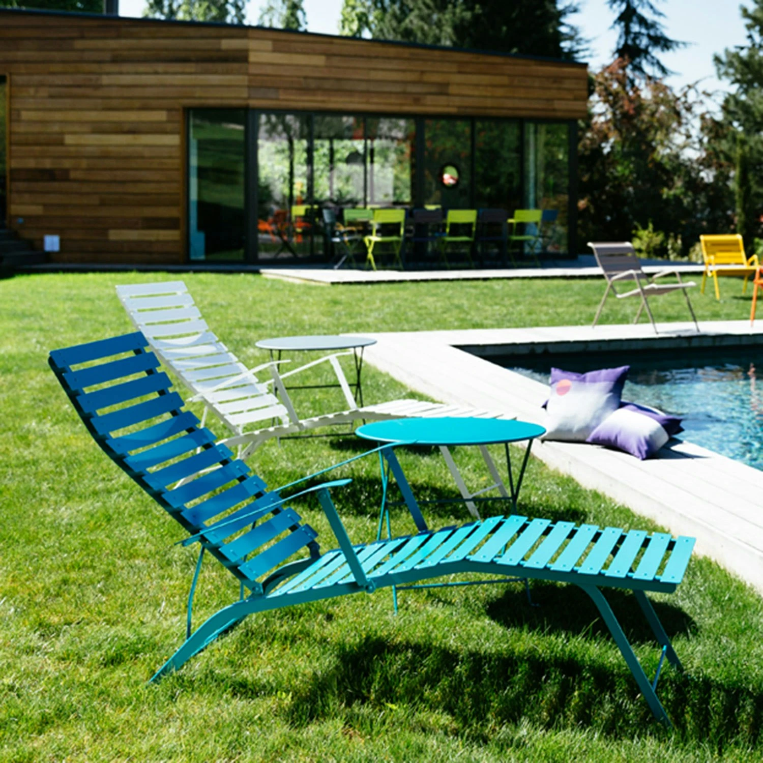 Bistro Chaise Lounge, Cedar Green 2 Bistro Chaise Lounge, Cedar Green – Bild 2