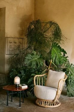 Gubi Carmel Kaffeetisch 60x60 Cm, Rock Red -Gartenmöbel Geschäft gubi carmel 11