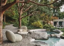 Gubi Pacha Outdoor Loungesessel, Dedar Chevron Outdoor Fr 008, Moosgrüner Fuß -Gartenmöbel Geschäft gubi pacha outdoor lounge chair swivel dedar chevron008 4