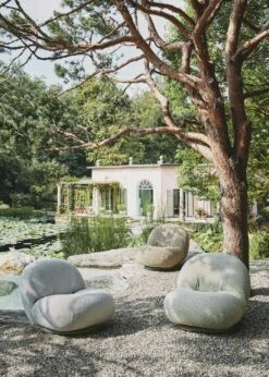 Gubi Pacha Outdoor Loungesessel, Dedar Chevron Outdoor Fr 008, Moosgrüner Fuß -Gartenmöbel Geschäft gubi pacha outdoor lounge chair swivel dedar chevron008 5