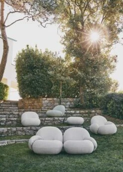 Gubi Pacha Outdoor Loungesessel Mit Armlehne, Dedar Libera 003, Moosgrüner Fuß 9 Gubi Pacha Outdoor Loungesessel Mit Armlehne, Dedar Libera 003, Moosgrüner Fuß -Gartenmöbel Geschäft gubi pacha outdoor lounge chair w arm swivel libera003 4