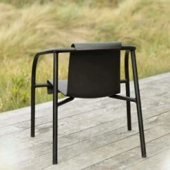 NAMI Lounge Stuhl, Schwarz -Gartenmöbel Geschäft houe nami lounge chair monocolor olive green 6