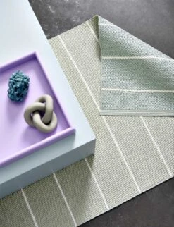 Carl Teppich Sage/Seagrass, 70x350 Cm -Gartenmöbel Geschäft pappelina carl teppich salbei seegras 1