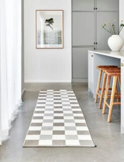 Pix Rug Dark Linen / Vanilla / Linen, 70x300 Cm 5 Pix Rug Dark Linen / Vanilla / Linen, 70x300 Cm -Gartenmöbel Geschäft pappelina pix rug dark linen vanilla linen 1 1