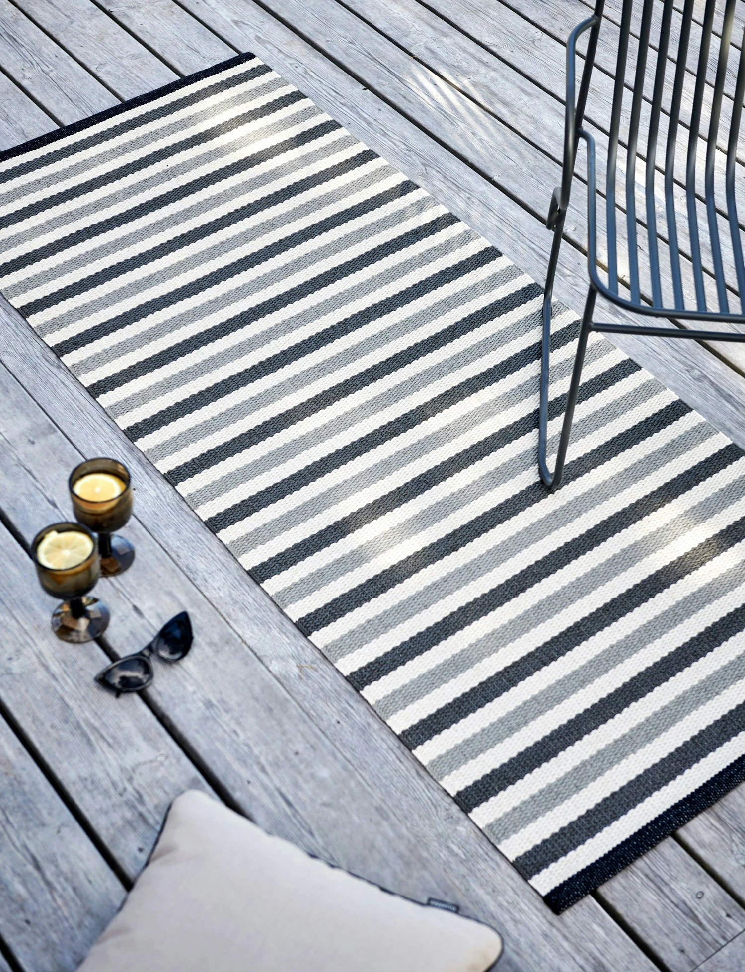 Teo Teppich Warmes Grau / Charcoal / Vanilla, 140x200 Cm 4 Teo Teppich Warmes Grau / Charcoal / Vanilla, 140x200 Cm – Bild 4