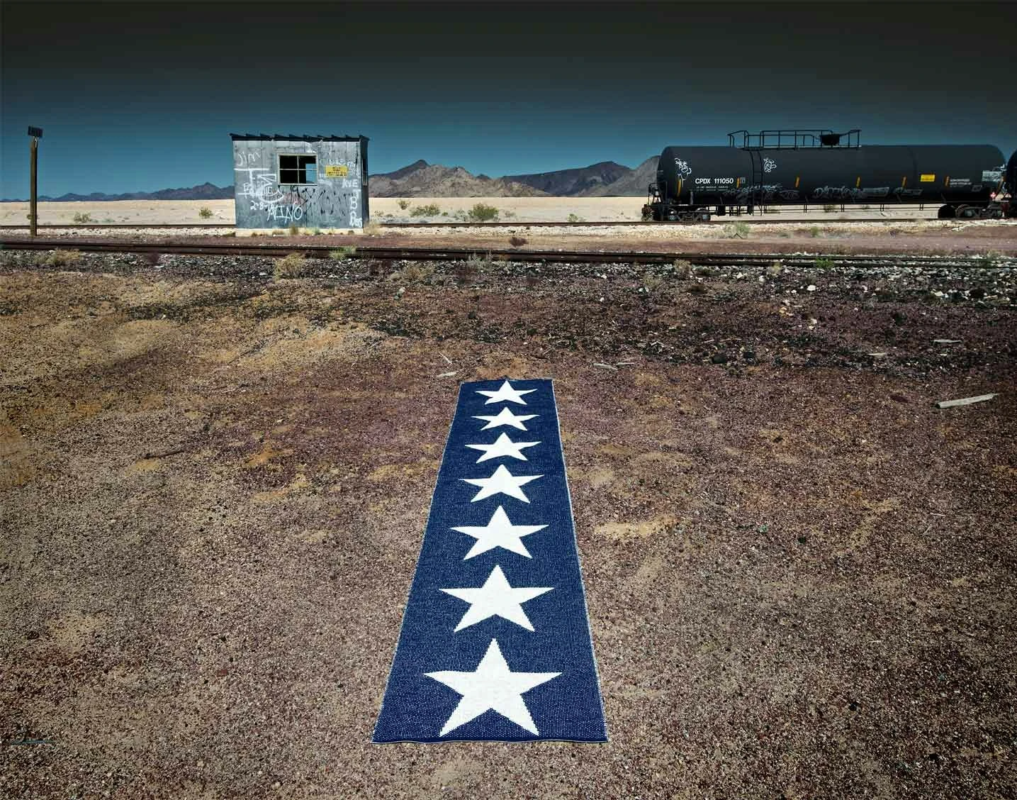 Viggo One Teppich Dark Blue/ Vanilla, 70x350 Cm 3 Viggo One Teppich Dark Blue/ Vanilla, 70x350 Cm – Bild 3